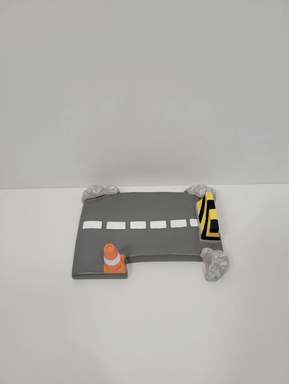 DREAM FACTORY Road Construction Kids Bathroom Soap Dish Or Cake Topper